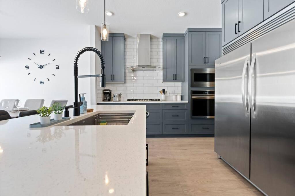 Holiday home Family Retreat - 9 Mins To Wem - Vintage Arcade-ping Pong -air Conditioning Edmonton